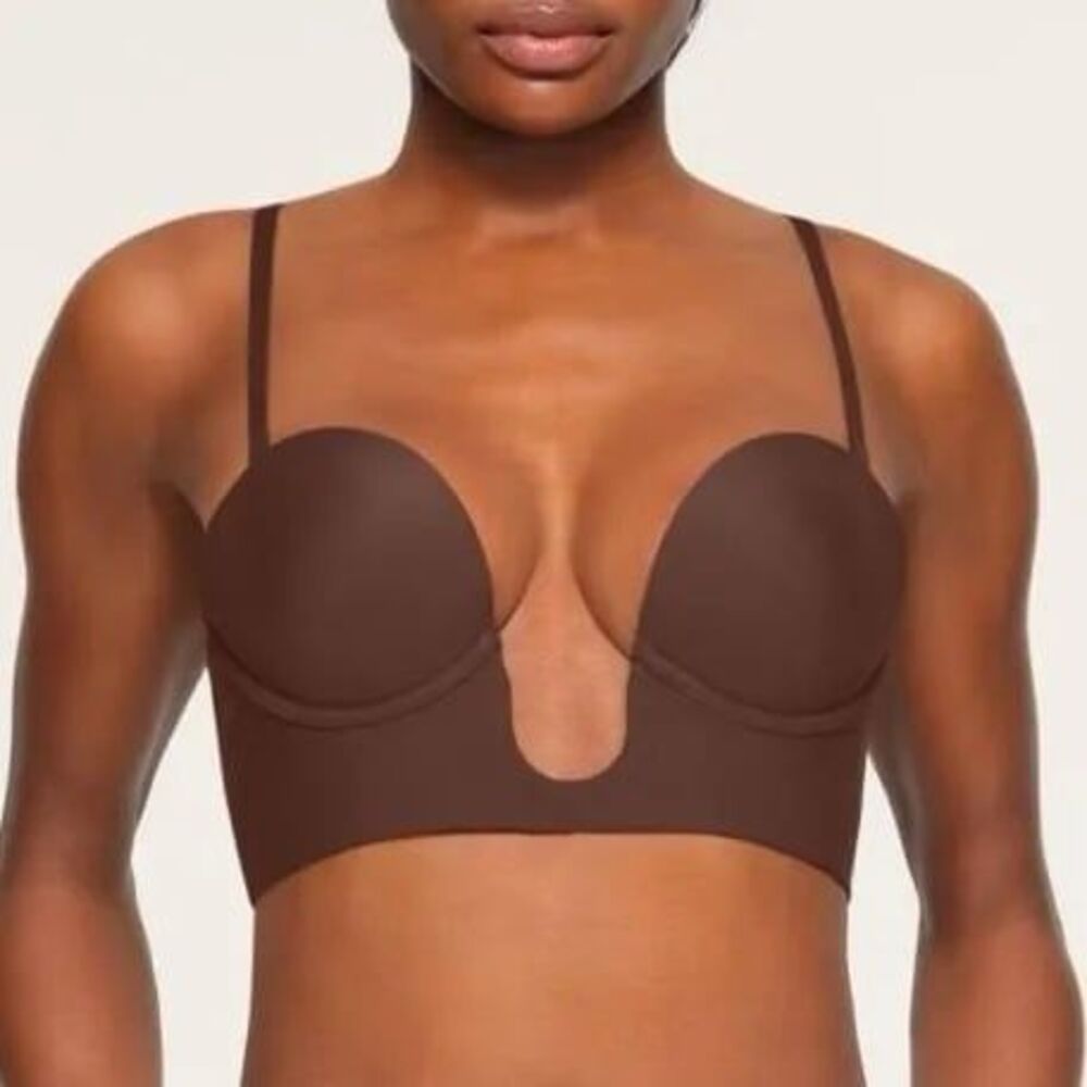 Skims Deep Plunge Shapewear Bra Cocoa Size Medium